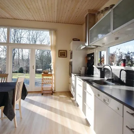 Holiday home Three-bedroom Holiday In Farvang