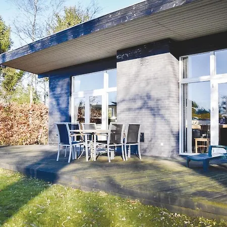 Three-bedroom Holiday In